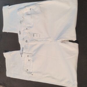 J. Crew Women's White Slim Boyfriend Jeans. 32 T NWT